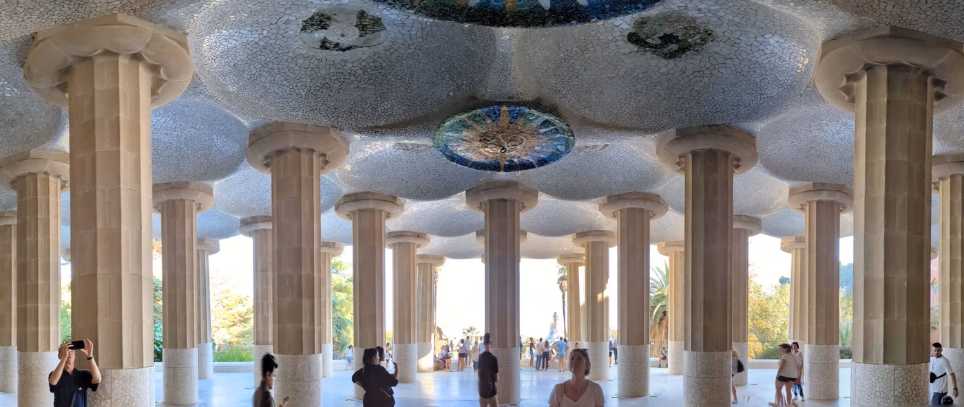 Site seeing in Barcelona Dot All 2023