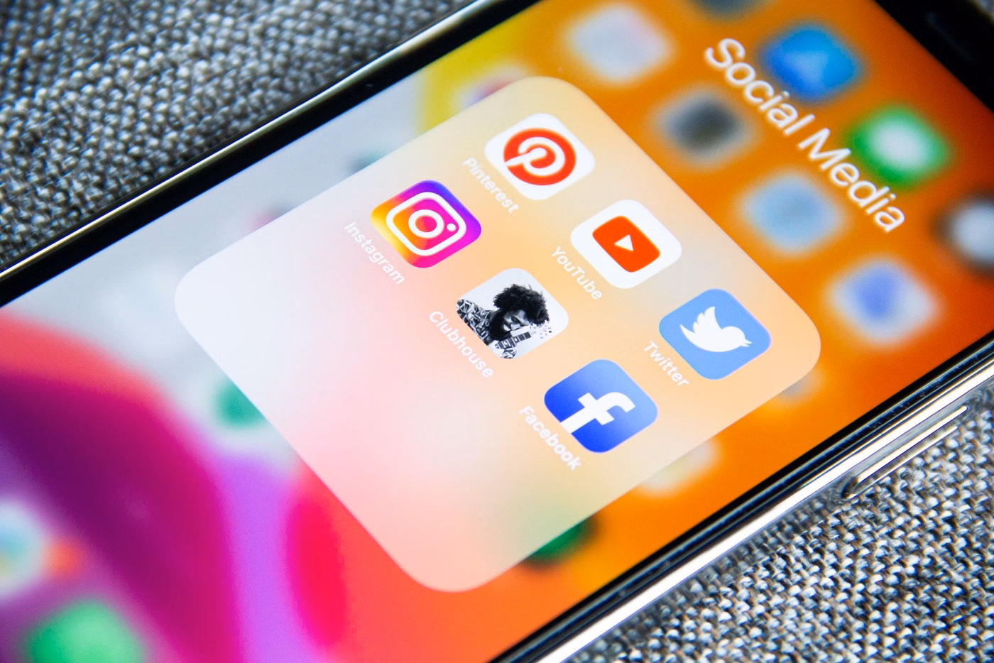 Social media apps on mobile phone